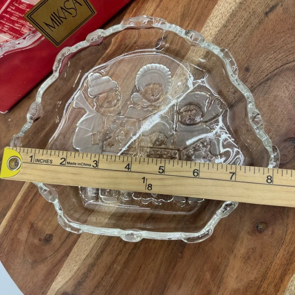 Mikasa Carolers Sweet Dish 8.25